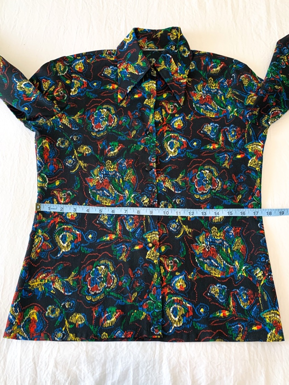 Vintage psychedelic dagger-collar button-up shirt black & flowers fits size 10 - Picture 6 of 8